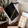 Fabricante Simples e Elegante Porta-Arquivos Mesa de Escritório Rack de Armazenamento Arte em Arame de Ferro Ouro Rosa Armazenamento Livro