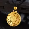 Artículos Populares de Moda en Stock Brújula de Ocho Tesoros Dorada Estilo Antiguo con Diseño Hueco, Nicho de Lujo Ligero