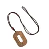 Colgante de Paz tallado en madera de agarwood con collar de colgante de imitación de madera de agarwood chapado en oro para la buena suerte y la paz