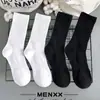 Fábrica de Meias Zhuji Atacado Meias Masculinas e Femininas Pretas, Brancas, Cinzas de Cano Curto, Médio e Alto Cor Sólida Fornecimento Tendência de Meias para Primavera e Outono