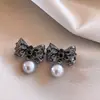 Pendientes de Perla con Lazo Plisado Elegante Estilo Coreano Aguja de Plata Lujo Ligero Pendientes de Alta Gama Moda Exquisitos Accesorios Personales para Orejas