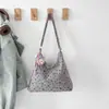 Bolsa Quadrada Pequena com Laço da Celebridade da Internet da Moda deste Ano para Mulheres, Novo Modelo de Inverno 2026, Bolsa de Ombro de Grande Capacidade, Bolsa Transversal Versátil
