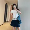 Camiseta Corta Redonda Ajustada para Mujer Estilo Dulce Femenino con Parches y Dobladillo de Encaje 26 Nuevo Verano L0523J