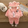Kids2026 Nuevo Conjunto de Otoño/Invierno para Niñas Ropa de Invierno para Bebés Gato Oso Conjunto de Tres Piezas Moda al por Mayor