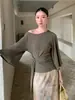 Camiseta de punto con botones y manga acampanada, de estilo francés, madura y elegante, para mujer, nueva vibra vintage de otoño, top ajustado a la cintura para adelgazar