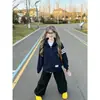 Cárdigan Sudadera Corta con Capucha Tres Rayas Otoño 2026 para Hombres y Mujeres Estilo Coreano Holgado con Cremallera Ropa Exterior Petite Top