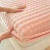 Novo Conjunto de Três Peças com Saia de Cama e Fronhas de Lã de Leite para Aquecimento de Inverno Cor Sólida Simples Uso Doméstico Protetor de Colchão Totalmente Fechado
