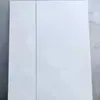 Techo Jinpenghui en stock 600*1200 hebilla de aluminio tablero microperforado fonoabsorbente sala de computadoras escuela hospital techo integrado