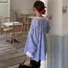 Blusa casual e descontraída estilo blogger de Dongdaemun, Coreia, com listras, renda, decote V, modelagem solta que afina, manga longa, para mulheres