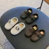 Mocasines casuales de estilo coreano para niños con suelas blandas, nuevos zapatos para caminar de bebé primavera-verano con velcro, zapatos de vestir de cuero para niños
