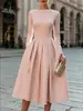Amazon 2026 Otoño/Invierno Europeo y Americano Estilo Francés Color Sólido Elegante Cuello Redondo Manga Larga Cremallera Cintura Ceñida Vestido
