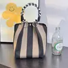 Bolsa de Mão Novo Estilo Estilo Coreano e Japonês Feminina de Tricô Portátil Grande Capacidade Urso Cartoon Versátil para o Trabalho Bolsa Tote Dobrável Pequena Quadrada