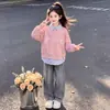 Sudadera con Capucha de Falso Dos Piezas a Rayas y Parches con Cuello Polo Versátil Casual para Niñas Pantalón Largo Estilo Academia Elegante Conjunto de Dos Piezas Moderno