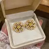 Brincos de Prata Banhados a Ouro 18K com Agulha de Prata e Zircônia em Forma de Gota de Água Flor Estilo Corte Francês Brincos Resistentes Brincos de Nicho para Mulheres
