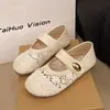 Zapatos de mujer de malla de encaje estilo francés con cuentas doradas pequeñas, zapatos Mary Jane huecos transpirables, nuevos zapatos de malla de verano 2026