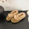 Zapatos slip-on estilo perezoso para mujer, novedad otoño/invierno 2026, suela gruesa antideslizante para uso en exteriores, zapatos casuales para niñas con hebilla metálica y diseño peludo