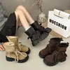 Elegantes y estilizadas nuevas botas de plataforma retro para mujer, perfectas para figuras menudas, con suelas gruesas y adecuadas para combinar con faldas, colección otoño y primavera 2026