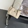 Bolsa Cesta de Couro Bovino de Primeira Camada Estilo Novo Primavera/Verão 2026 Bolsa de Mão Pequena para Mulheres, Bolsa de Mão Transversal Vintage de Alta Qualidade para o Dia a Dia