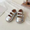 Zapatos de cuero nacarado para niñas, nuevo estilo otoño 2025, zapatos planos de lazo para niños, zapatos de princesa, zapatos de bebé