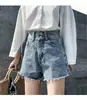 Shorts jeans feminino sexy tamanho XS, anti-exposição, moderno, para pernas mais grossas, comprimento 3/4 ou 1/2. Leve, simples e elegante