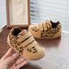 Zapatillas Ligeras para Niñas para Uso en Exteriores Otoño e Invierno 2026 Nuevos Zapatos Casuales con Estampado de Leopardo para Niños Pequeños, Zapatos Suaves para Niños Estilo Forrest Gump