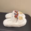 Pantuflas de niña dulce, pantuflas Mao Mao cálidas de invierno para mujer en stock, pantuflas de felpa con plataforma para amantes de los osos de dibujos animados.
