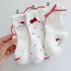 Meias de Cano Médio Pequenas de Desenho Animado Gato Hellokitty Meias Doces para Estudantes Meias para Meninas Outono e Inverno Meias Versáteis de Cano Médio Pequenas para Mulheres