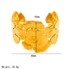 Moda Europea y Americana Estilo Retro Pulsera de Acero Inoxidable con Flor Personalidad Exagerada Chapado al Vacío Oro de 18K Joyería al por Mayor para Mujeres