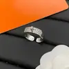 2025 Nuevo Modelo Popular Aijia Botón Incrustado de Diamante Cinturón Clásico Anillo Totalmente de Diamante Anillo de Moda de Alta Gama Venta al Por Mayor