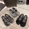 Sapatos Mary Jane Retrô Versáteis com Saias para Uso Externo 2025 Novo Estilo Coreano Moda Sapatos Baixos de Paetês