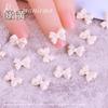 Cyber Celebrant Nail Art Jewelry Bow Black White Cream-Blanc Corbata Decoración de Uñas Taladro Nail Art Accesorios de Resina
