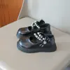 Zapatos de Cuero para Niñas de 6-12 Años Estilo Primavera/Otoño 2026 Zapatos de Princesa con Perlas y Pedrería Suela Suave Zapatos Individuales para Niños Zapatos para Actuaciones Escolares