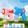 Máquina de burbujas con múltiples salidas de burbujas, potente accesorio de ambiente de mano, máquina de burbujas mágica romántica ligera al por mayor
