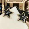 Colar Estrela de Cinco Pontas Cravejado com Diamantes Estilo Novo, Brincos Estrela com Letras Vintage, Estilo Tendência de Celebridade da Internet, Venda Direta do Fabricante