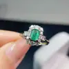 Anillo de Esmeralda Colombiana Pura Natural con Piedra Principal de Color Fuego Completo Tamaño aprox. 4*6 mm Plata de Ley 925 Incrustado de Precisión
