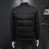 Invierno 2024 Nuevo Estilo Europeo de Moda Chaqueta Abrigo de Plumas de Pato Blanco Casual de Moda para Hombre Cuello Alto Relleno Flocado