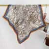 Nuevo Bufanda de Algodón y Lino de 68 cm con Tacto Natural Cuadrada Pequeña Estilo Coreano Moda Versátil Profesional para Viajes Salir Protección Solar Pañuelo para la Cabeza de Mujer