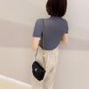 Nova Blusa Plissada Primavera e Verão Roupas Femininas Super Elástica de Alta Qualidade Camiseta Justa Feminina Manga Curta Base Miyake Fina