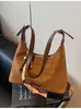 Bolsa Retro Fosca Transfronteiriça para Mulheres, Grande Capacidade, Nova Bolsa de Ombro Transversal de Nicho Outono/Inverno 2026, Bolsa de Ombro para o Dia a Dia