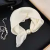 Bufanda de Satén de Seda Helada con Perlas y Hebilla Magnética para Mujer, Estilo Nuevo Verano 2025, Bufanda Larga de Moda para Protección del Cuello Diaria, para Viajes y Fotografía