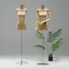 Tienda de ropa maniquí de cuerpo plano original soporte de exhibición maniquí de ventana de medio cuerpo plano de pecho femenino maniquí de papel kraft retro para ropa femenina