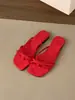 Primer Encuentro Jifa Zapatillas Viento de Noche Francés Calzado Exterior Zapatos de Mujer 2026 Nuevo Estilo Verano Suela Plana Tira Fina Plateado Sandalia