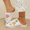 Pantuflas de felpa con flores 3D para mujer, adecuadas para primavera y otoño, con suelas antideslizantes, suaves y cómodas para usar en interiores, disponibles en pares, y con diseño de punta abierta, venta al por mayor