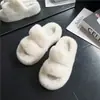 Chinelos peludos de sola grossa plus size para mulheres, novo estilo outono/inverno 2026, chinelos de algodão de uma tira estilo fada petite