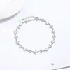 Pulseira de Trevo de Quatro Folhas em Prata 925 para Mulheres, Pulseira Fashion de Luxo Leve, Joia com Zircônia, Acessório de Mão com Design Exclusivo, Presente de Aniversário