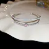 Pulsera Elástica de Diamantes Estilo Francés con un Toque de Lujo Ligero y Alta Gama, Joyería Elegante y Versátil con un Diseño Único y a la Moda, Nicho