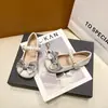 Zapatos de cuero pequeños para niñas de estilo nuevo transfronterizos, bailarinas rojas con lazo de princesa, zapatos dulces de suela blanda para niñas pequeñas