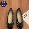 Sapatos Mary Jane retrô de bolinhas estilo francês para mulheres, sapatilhas com bico quadrado e laço, versáteis para o trabalho, sapatos de sola macia