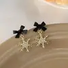 Pendientes Coreanos de Plata S925 con Lazo y Copo de Nieve, Diseño de Nicho de Lujo Ligero, Pendientes de Gama Alta, Elegantes y Modernos Accesorios para Orejas