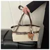 Bolso de axila de cuero retro de gran capacidad, nuevo estilo otoño/invierno, un bolso de hombro moderno y único, perfecto para un look casual y relajado, y adecuado para ir al trabajo.